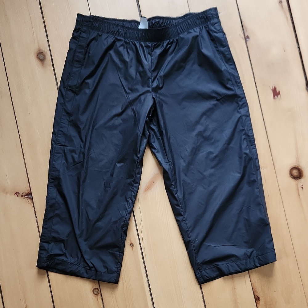 Nike Black Athletic Windbreaker Jogger Capris with Mesh Lining